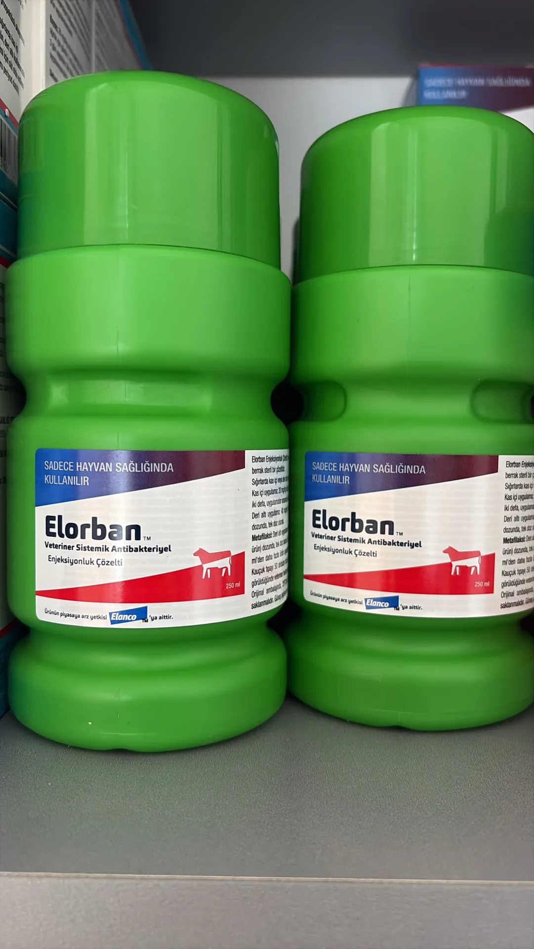 Veteriner sistemik antibakteriyel Elorban enjeksiyonluk çözelti şişeleri